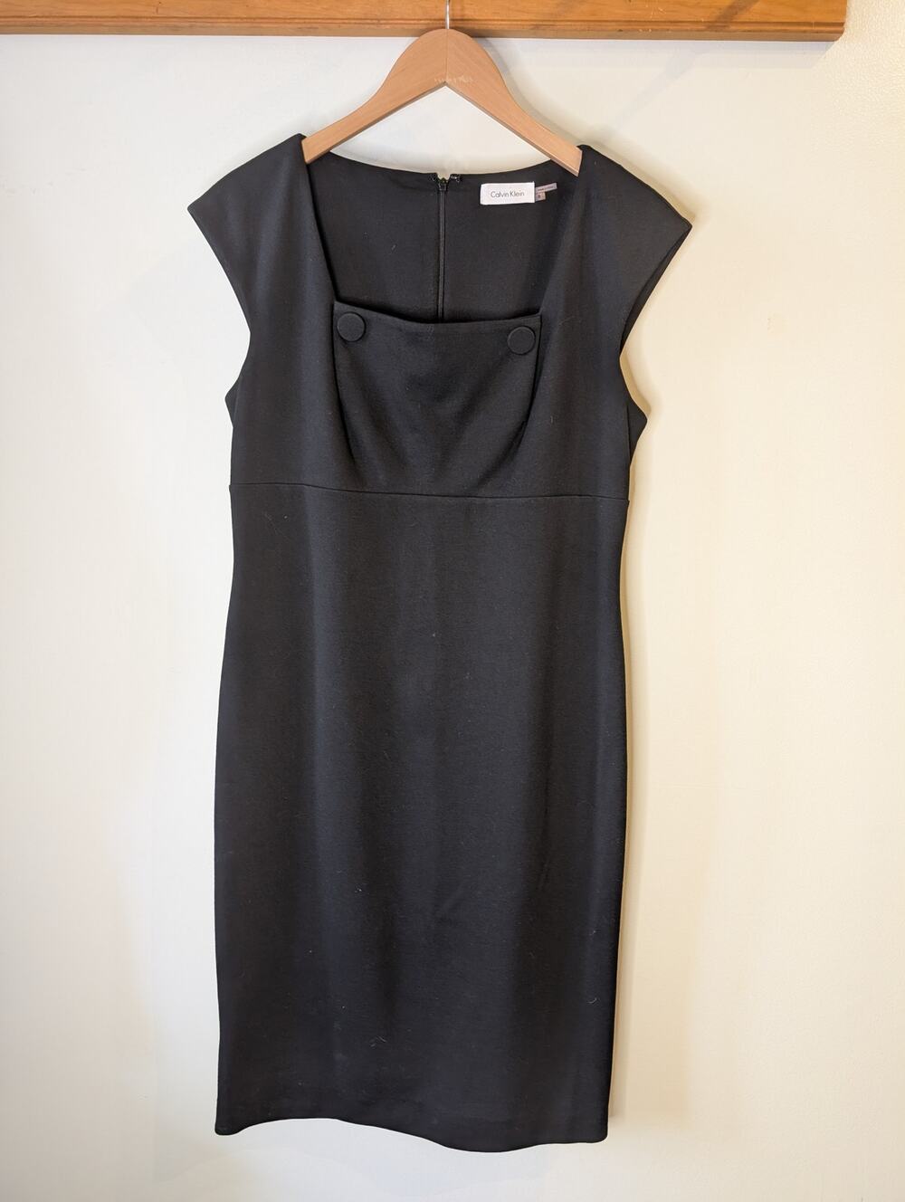 Calvin Klein Black Sheath Dress Size 8 Cap Sleeve Button Detail Office Cocktail